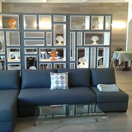 艾尔伯格伊尔卡夏托雷酒店 3*