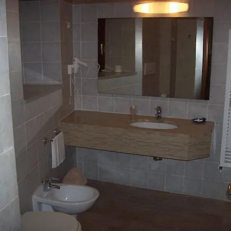 酒店 艾尔伯格伊尔卡夏托雷酒店 3*