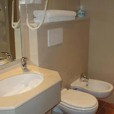 艾尔伯格伊尔卡夏托雷酒店 3*